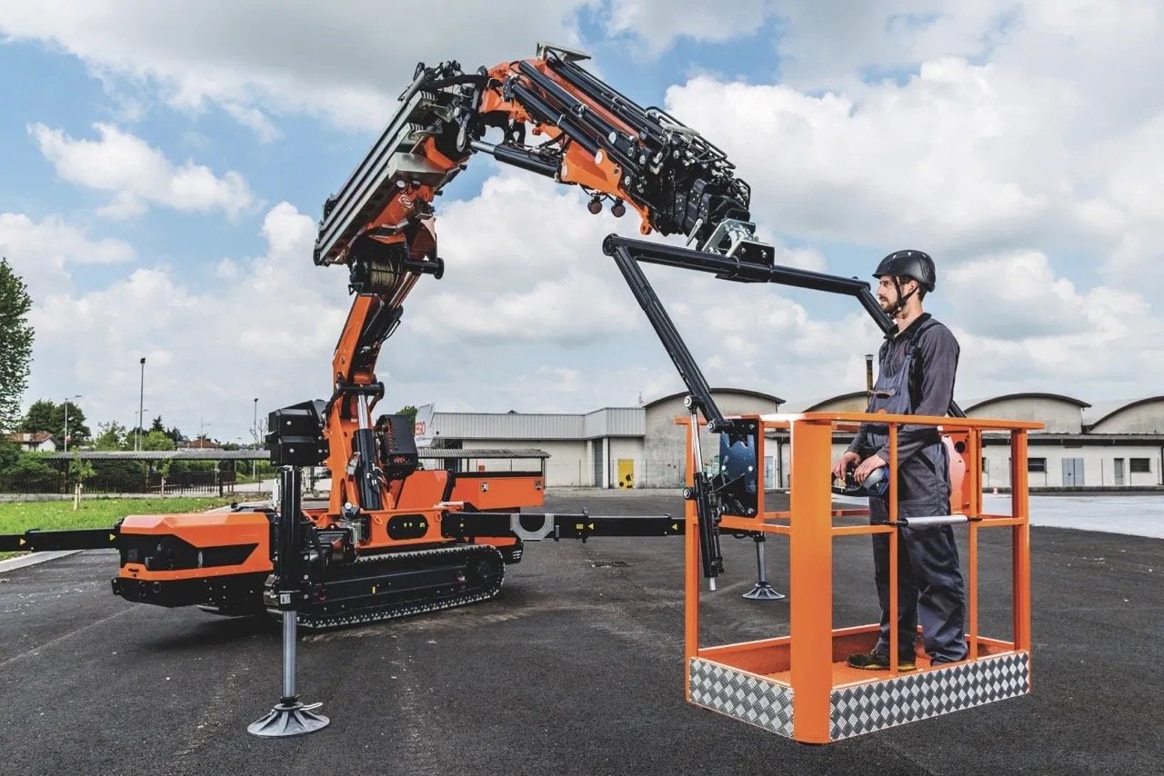 Crane Personnel Baskets: the 7 industrial sectors where they are essential